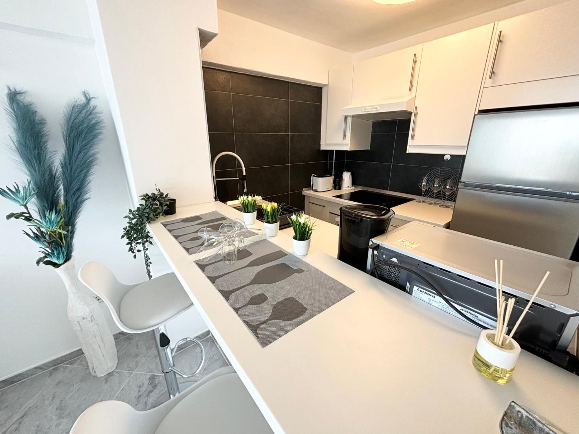 Luxury Ocean View Apartment 6Th Floor Лос Кристианос Экстерьер фото